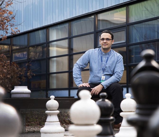 Onel Luis Alcaraz López in the front yard of Oulu University