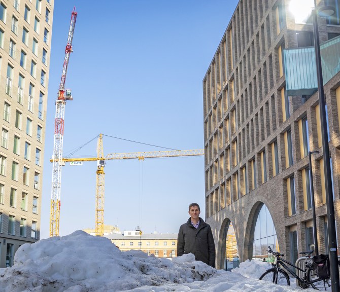 Ville Lehmuskoski keskellä kaupunkia.