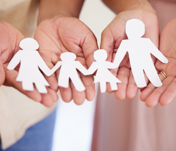 lasten kädet, paperinuket