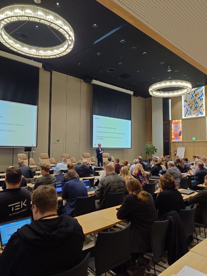 Valtuustoareena syksy 2025.