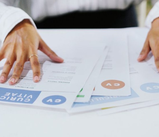 kädet, sormukset, CV, alanvaihtaja