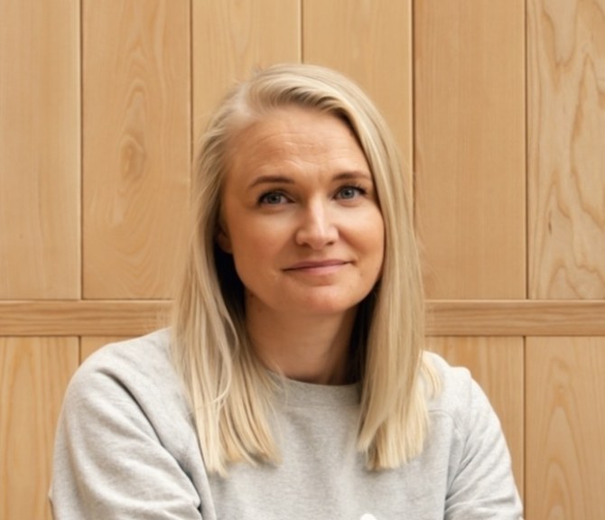 Profiilikuvassa Anu Ala-Outinen.