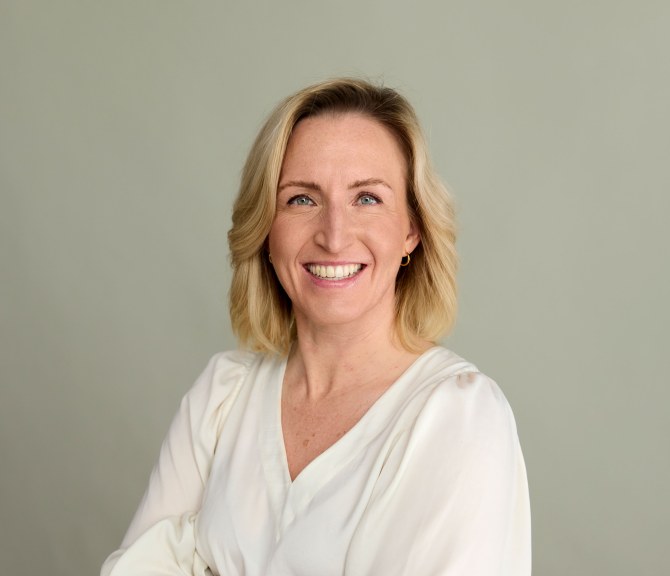 Profiilikuvassa Aura Pyykönen.