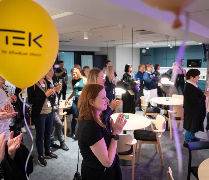 TEK ilmapallo, Miia, TEKin henkilökuntaa