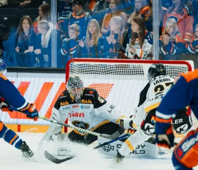 Kärpät - Tappara, jääkiekko, luistin, maila