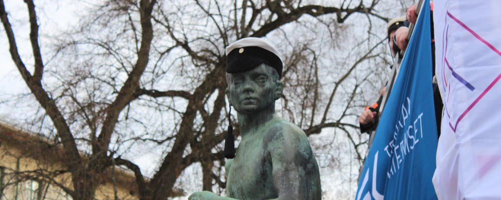 Lakitus, Paavo Nurmi, Turku, teekkarilakki, vappu