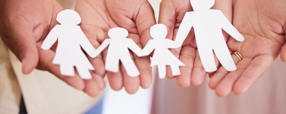 lasten kädet, paperinuket