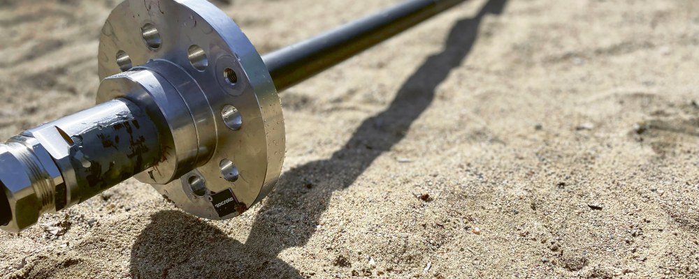 Sauvasensori hiekalla.