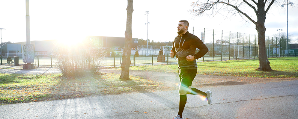 Artur Brutyan juoksee.