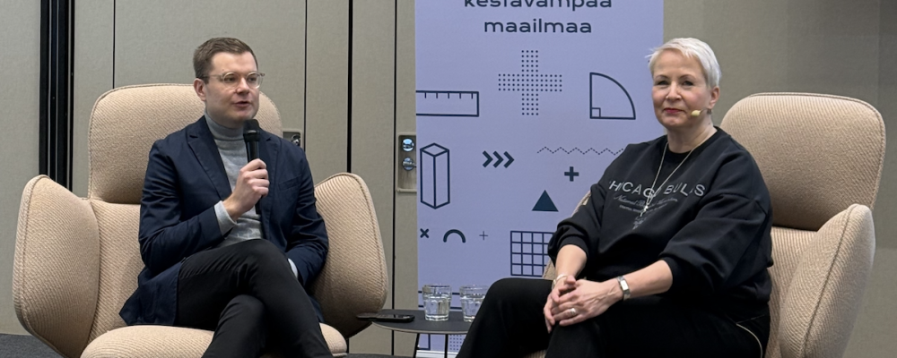 Robert Sundman ja Suvi-Anne Siimes TEKin Valtuustoareenassa