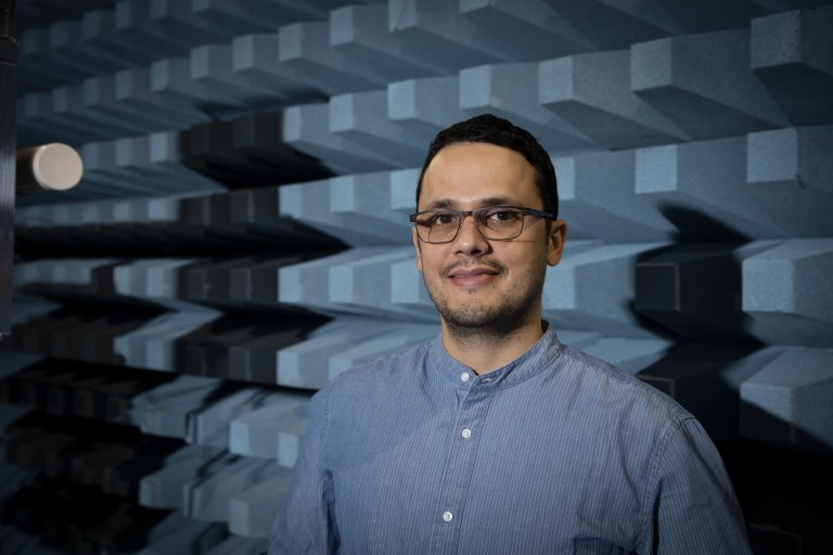 Onel Alcaraz López in 6 G Flagship test laboratory