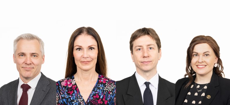 TEK-ministerit yhteiskuvassa.