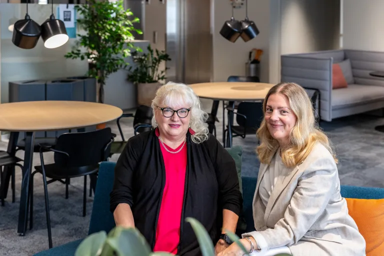 Arja Lindfors, Maisa Holm.
