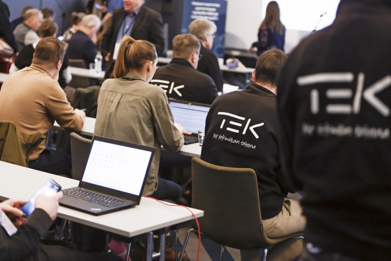 TEK-takkeja.