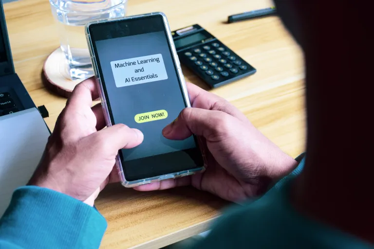 kännykkä, tekoäly, kädet