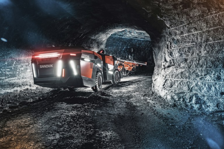 Kaivosrobotti kaivoksessa.