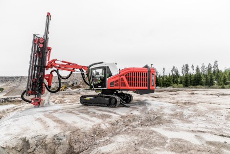 Sandvikin Ranger DX900i -porauslaite RockPulse-järjestelmällä