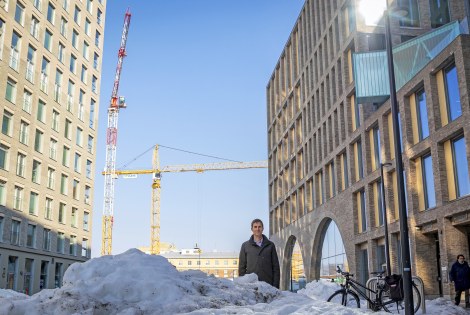 Ville Lehmuskoski keskellä kaupunkia.