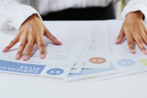 kädet, sormukset, CV, alanvaihtaja