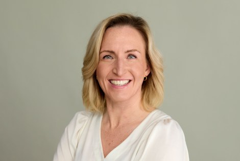 Profiilikuvassa Aura Pyykönen.