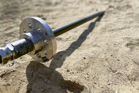 Sauvasensori hiekalla.