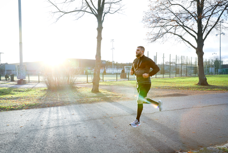 Artur Brutyan juoksee.