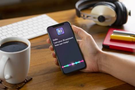 kännykkä, tekoäly, käsi, kahvikuppi